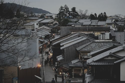Japan's Historic Election: Sanae Takaichi, the Digital Age, and a New Political Reality