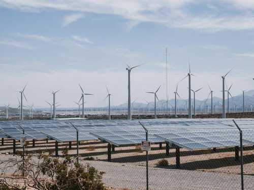 Historic Shift: Wind and Solar Overtake Fossil Fuels in EU Power Supply for First Time