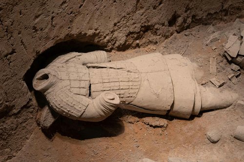 Golden Legacy Unearthed: Panama's Ancient El Caño Tomb Reveals Pre-Hispanic Royal Secrets