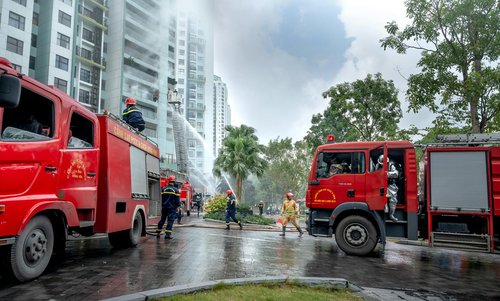 Tragedy in Chisinau: Fire at Hostel Kills One, Evacuates 27 Residents