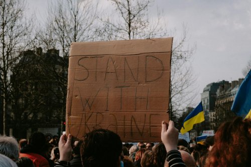 European Streets Rally in Support of Iran’s Exiled Crown Prince Amid Ongoing Tensions