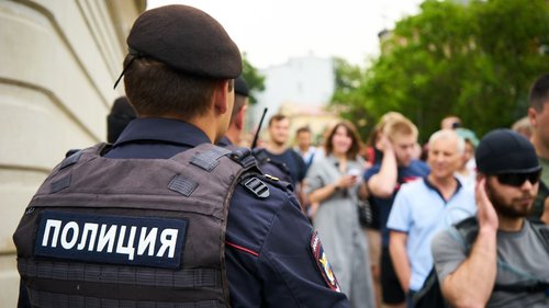 Eight Detained in Moldova's Durlesht Corruption Scandal: Mayor Faces Political Pressure Allegations